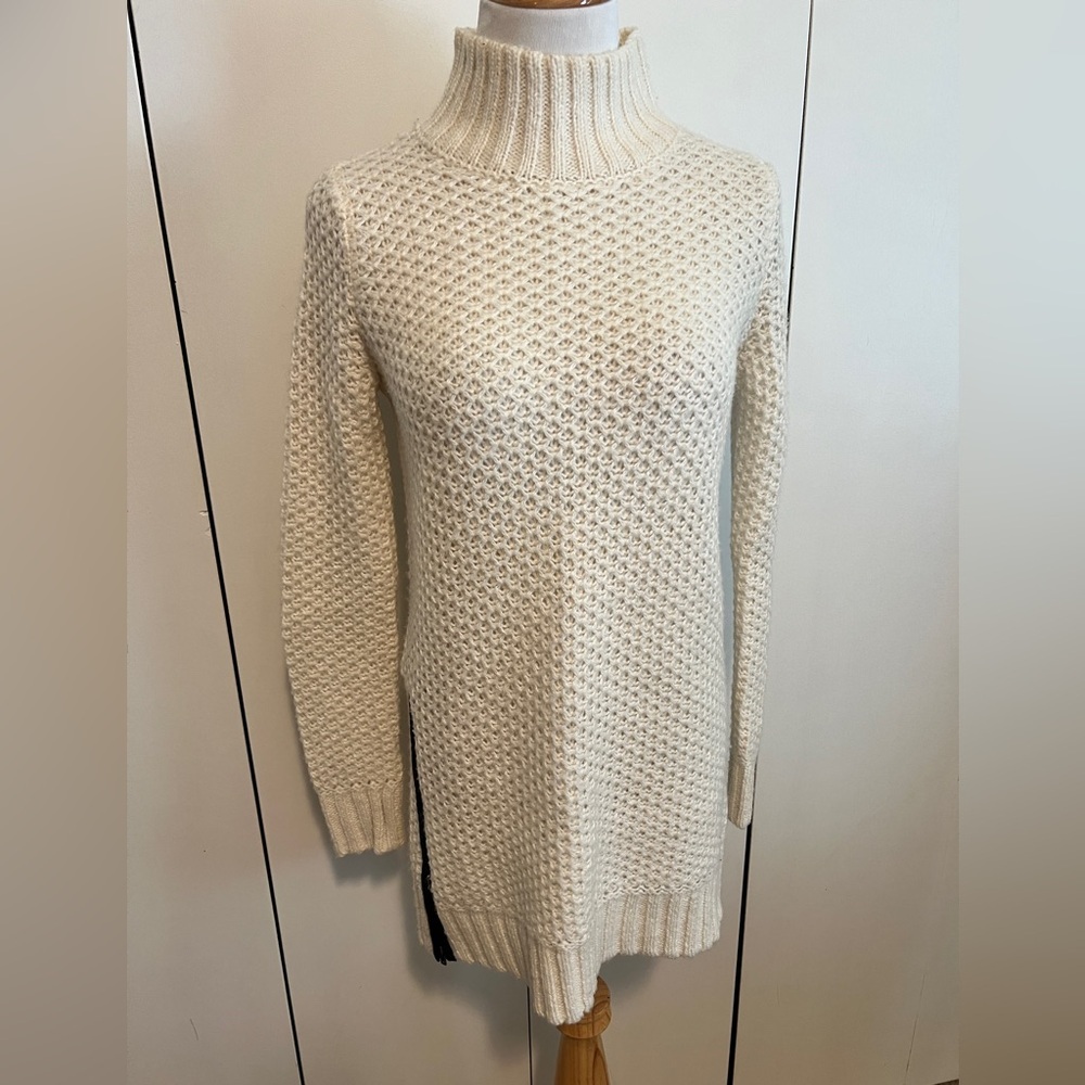 Banana Republic Factory Cream Turtleneck Knit Sweater